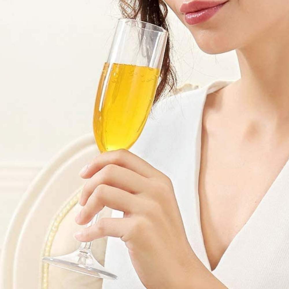 Plastic Champagne Flutes: image 4